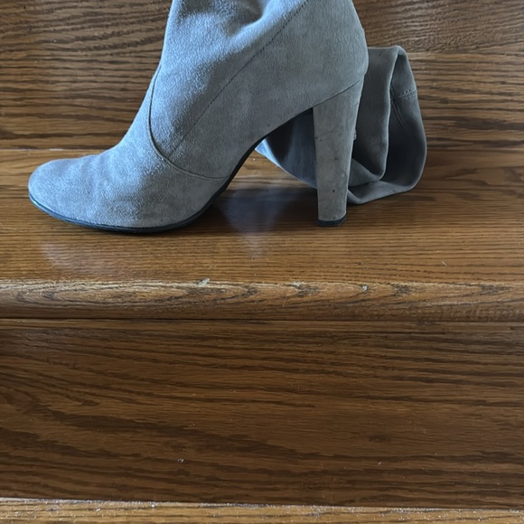 Stuart Weitzman - Picture 5 of 5